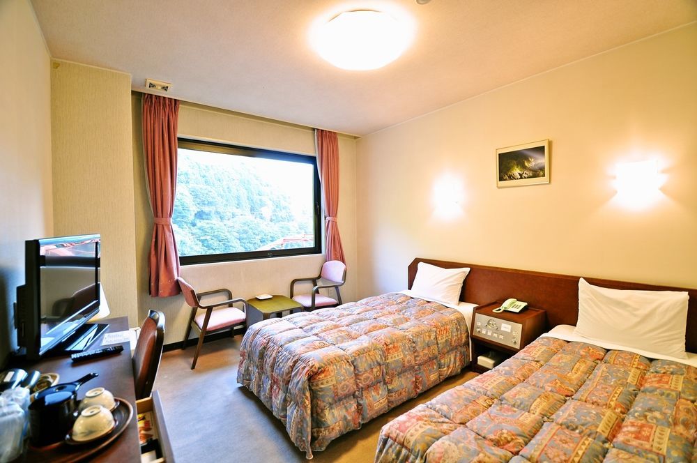 Obokekyo Mannaka Hotel Miyoshi  Ngoại thất bức ảnh