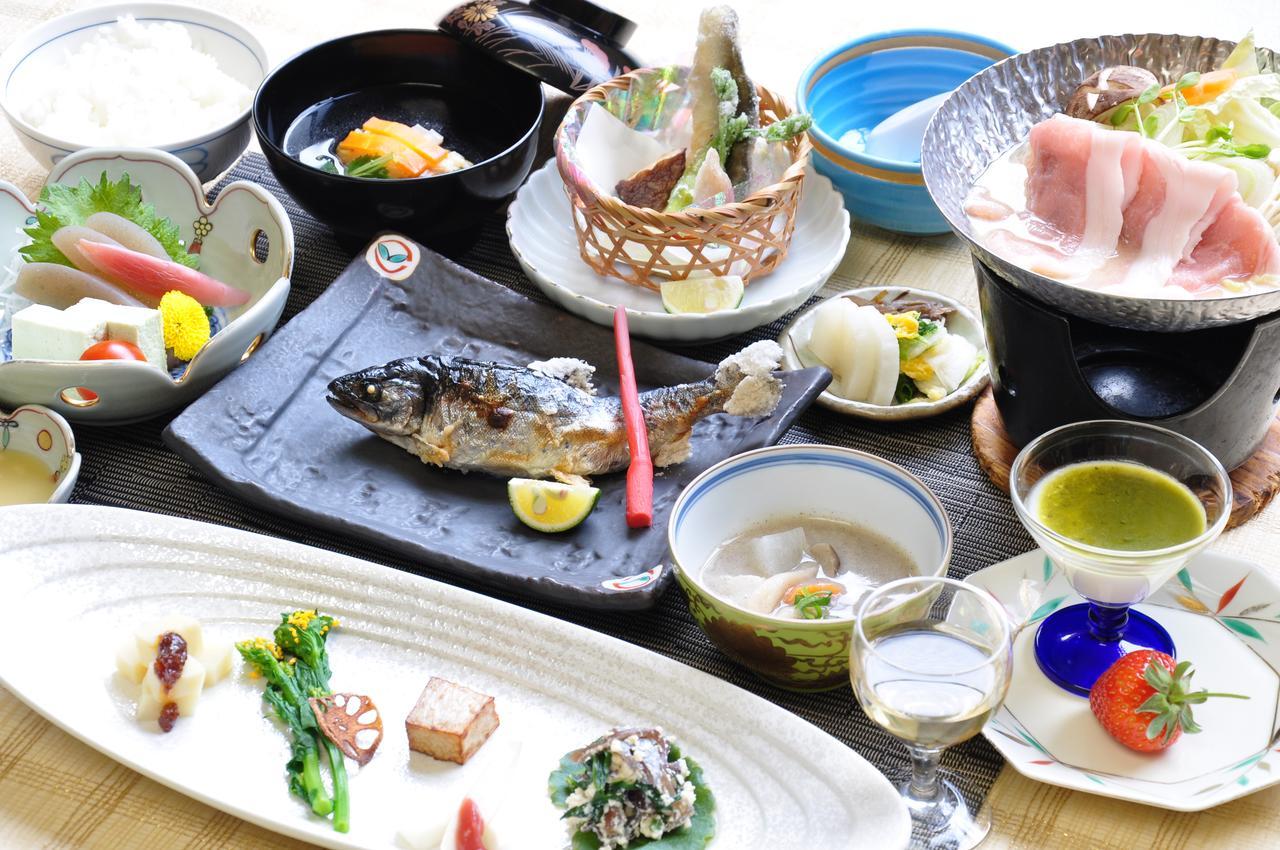 Obokekyo Mannaka Hotel Miyoshi  Ngoại thất bức ảnh