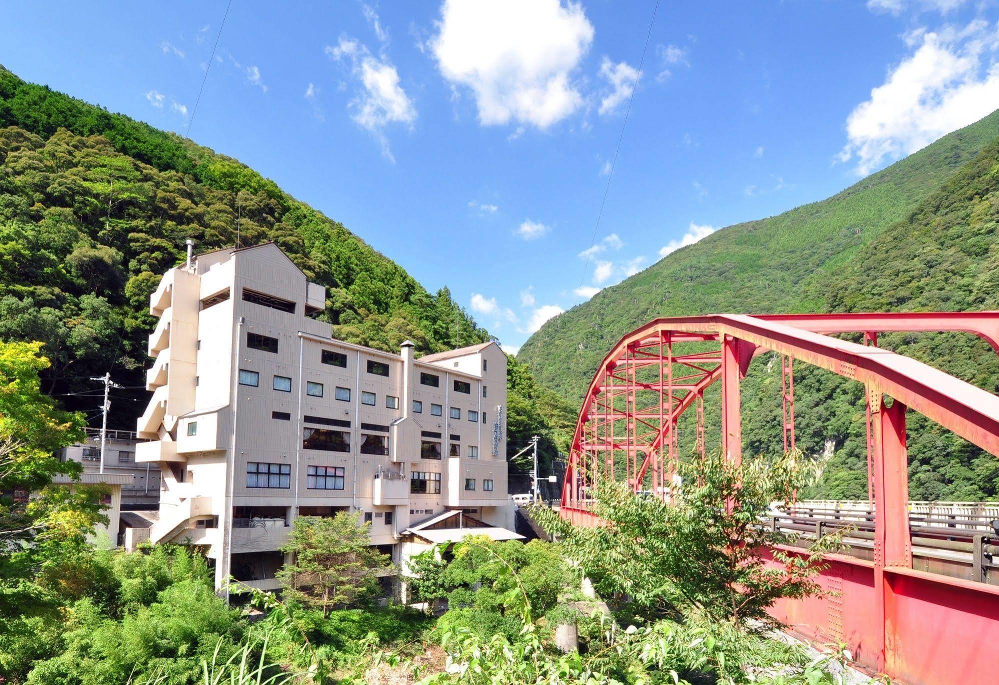 Obokekyo Mannaka Hotel Miyoshi  Ngoại thất bức ảnh