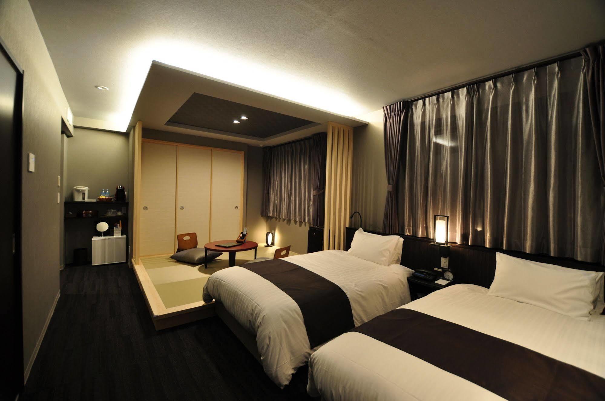 Obokekyo Mannaka Hotel Miyoshi  Ngoại thất bức ảnh