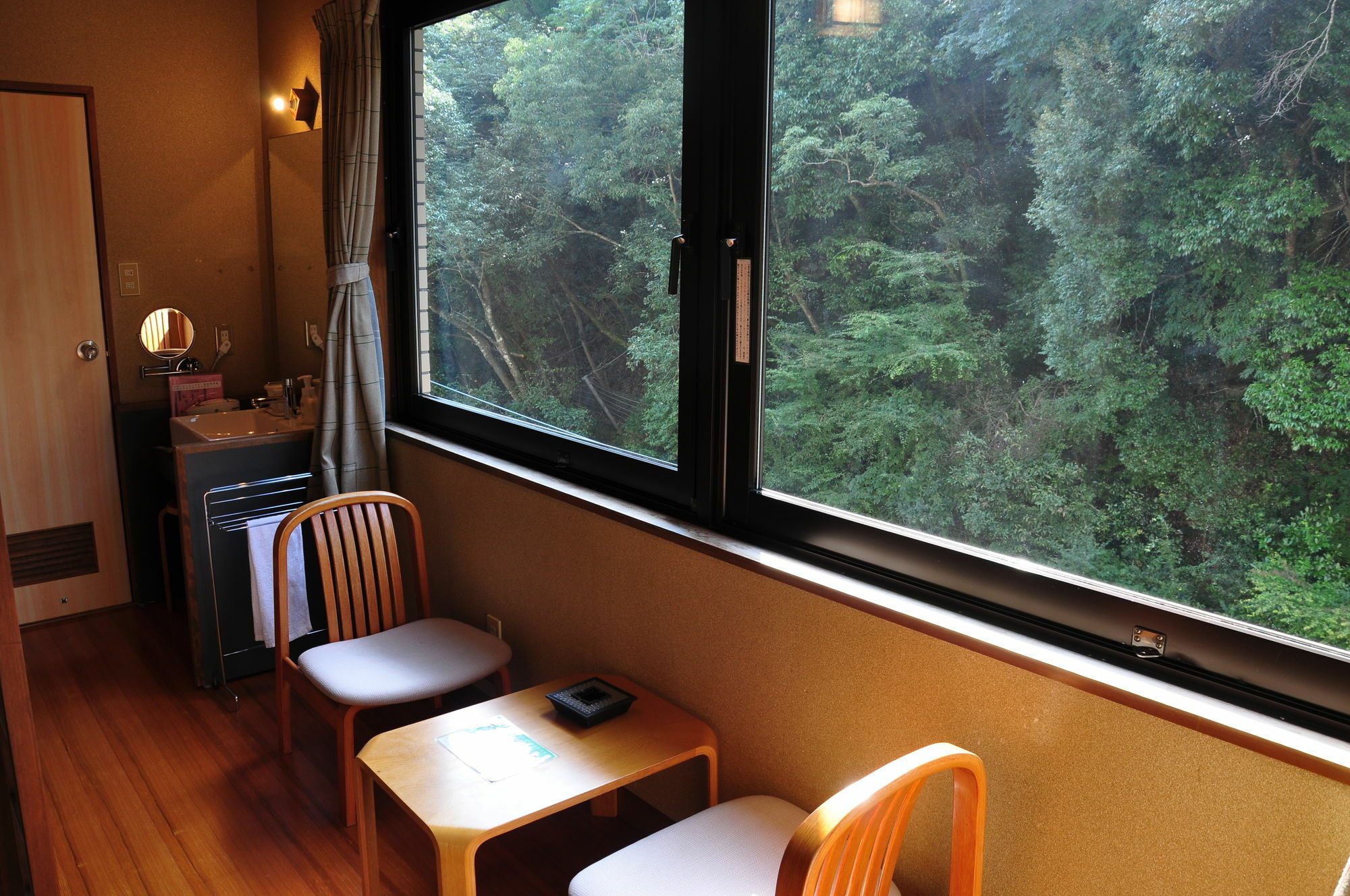 Obokekyo Mannaka Hotel Miyoshi  Ngoại thất bức ảnh